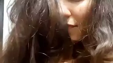 Seductive Indian girl topless big boobs showing selfie