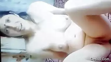 Happy Indian woman shows pussy and takes hard XXX pole in the mouth