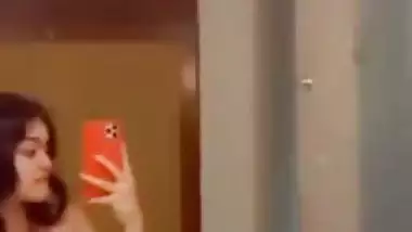 Sexy GF nude pics and viral nude videos spread