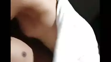 Desi xxx chudai of a Bihari girl in an Oyo room