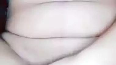 Hot girl opening shirt and sitting nude for fingering