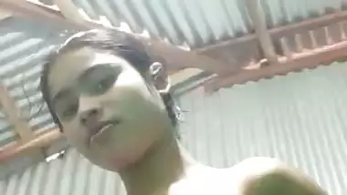 Village girl after bath asking sorry in nude MMS