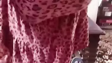 Devar sees ass and gets a blowjob in Bhabhi sex MMS