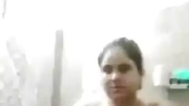 Big Boobs Delhi Bhabi Bathing-2