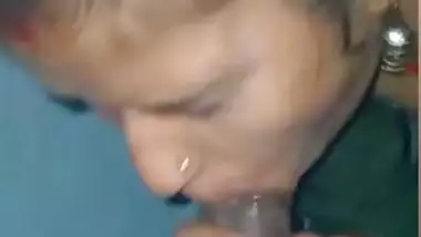 Lady sucks Indian big black dick in desi sex MMS