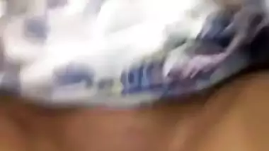 Girlfriend wants fuck and showing naked pussy pics