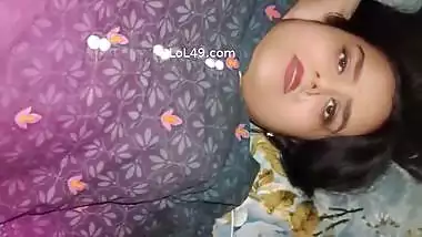 Boob pressing desi wife in viral xxx sex with husband