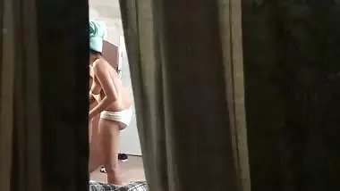 NRI bhabhi caught nude dressing video
