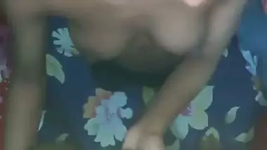 Perverted man fucks his desi niece in desi xxx MMS