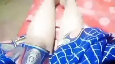 Chubby village aunty showing muskmelon big boobs