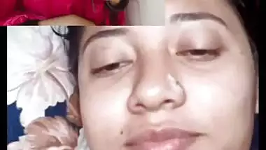 Sexy desi office girl showing boobs on video call