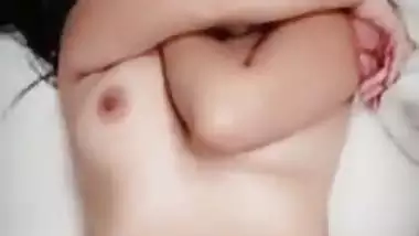 Man fucks his sexy fiance’s puffy cunt in Pakistani porn