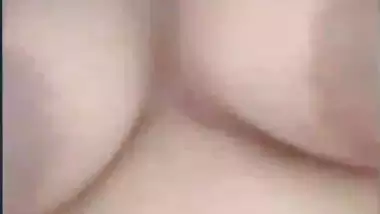 Topless hijab girl seduces boyfriend on live cam