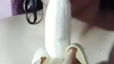 Bengali girl playing with boobs and pussy viral videos