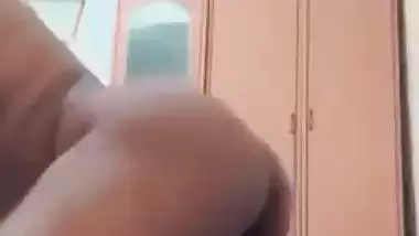 Horny girl dance nude show and fingering videos