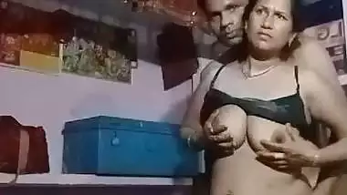 Couple records their HD nude MMS for fun