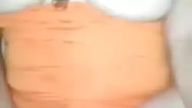 حليمة القحبة تتحوا مع عباس الفحل مول لحانوت فاش طلع ليها لبوطة لدار ولقاها عرانية وهو يجبدو وخشها في