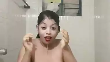 Bangladeshi TikToker nude bath viral exclusive video